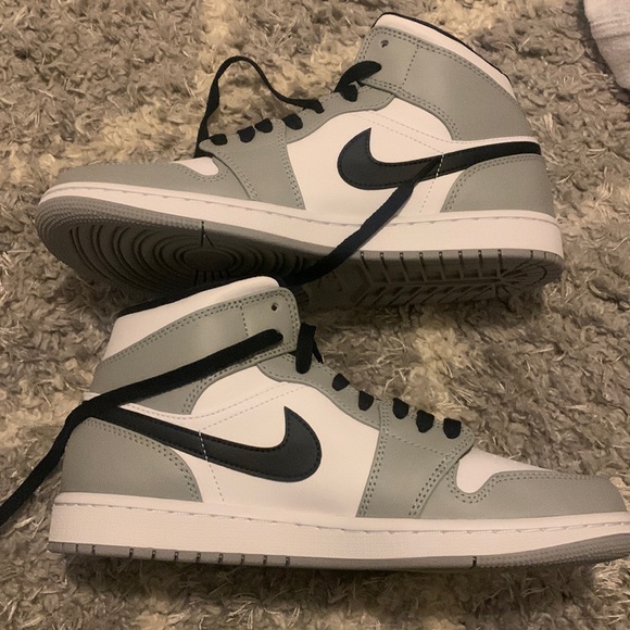 nike air jordan smoke grey
